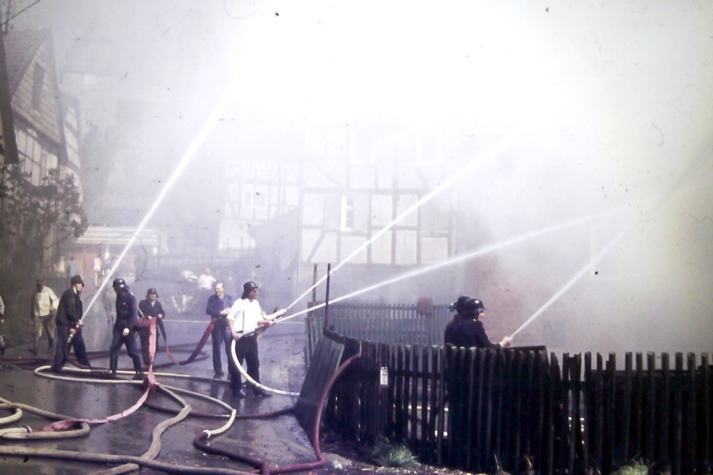1968 09 10 Brand Bauernhof Knieling 003