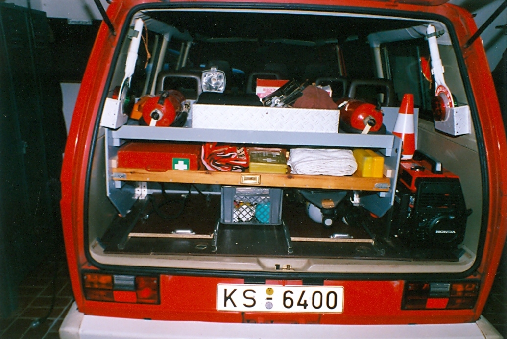 1988 01 29 Bild 8 Fahrzeugbilder unserer Feuerwehr zweiter ELW1 Heckbeladung