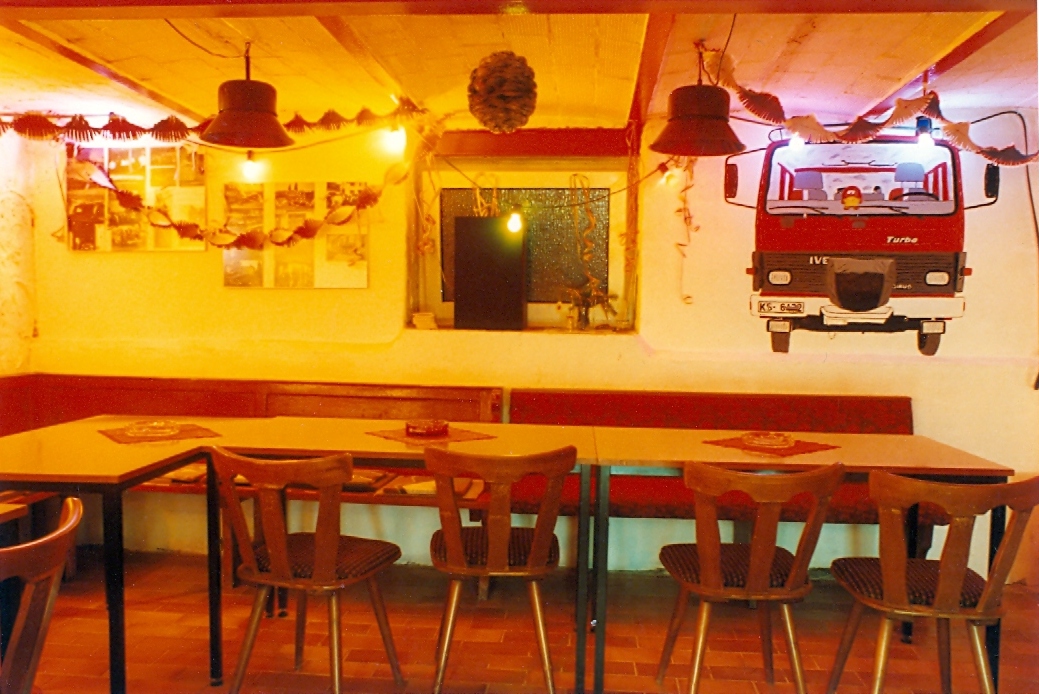 Blick in die Blaulichtbar