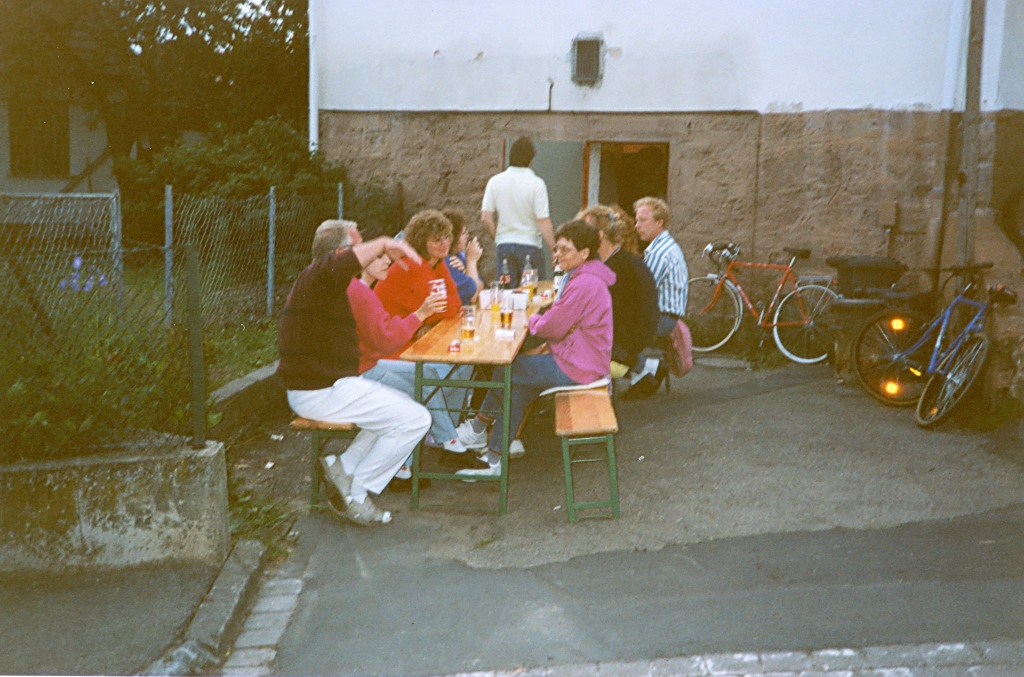 1992 07 15 Bilder vom gemütlichen Treff vor und im Feuerwehrhaus Bild 4