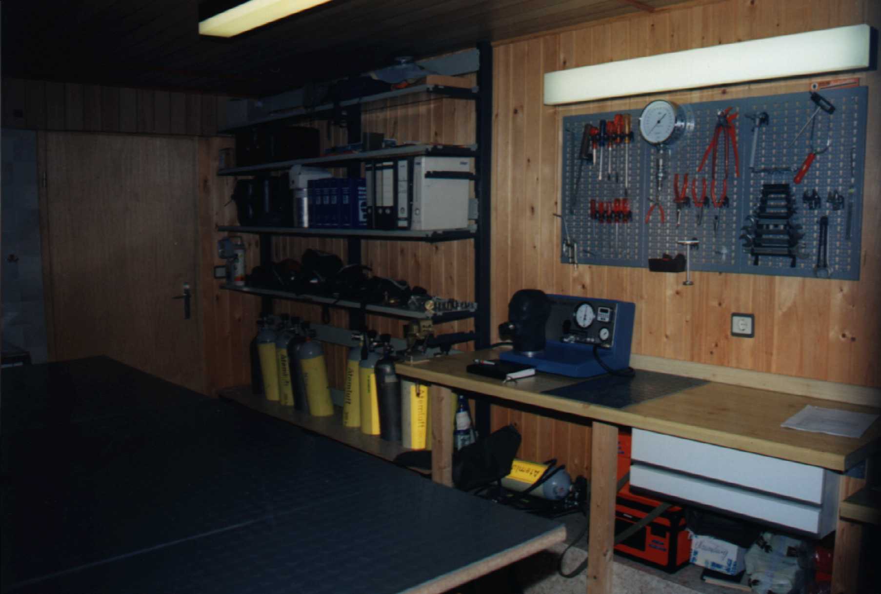 1994 00 05 Atemschutzpflegeraum in altem Feuerwehrgerätehaus