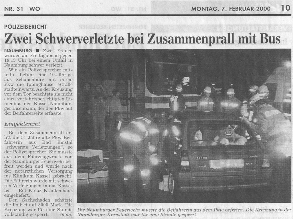 2000 02 04 Zwei Schwerverl. bei Zusammenprall mit Bus0001