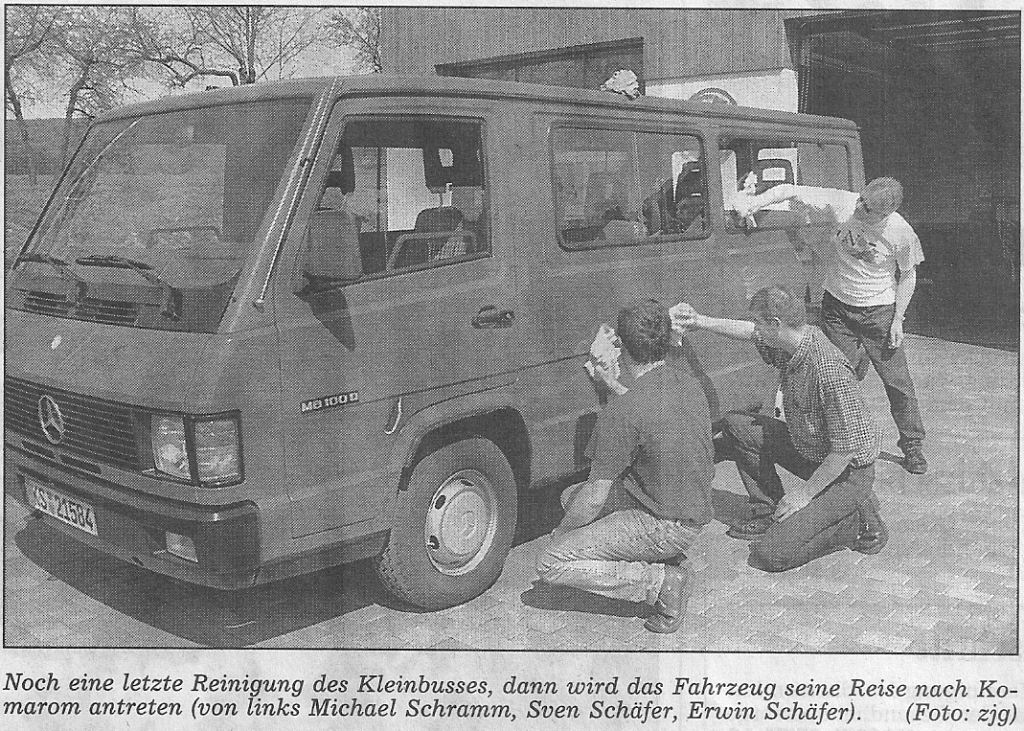 2000 04 27 Ein Feuerwehrauto für Komarom0002