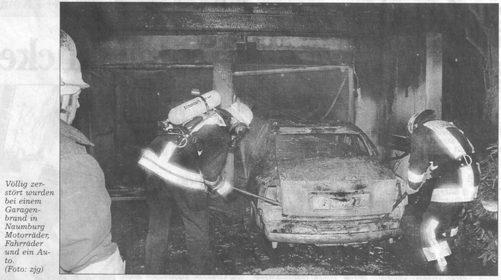 2001 03 20 Garage samt Inventar Raub der Flammen 002