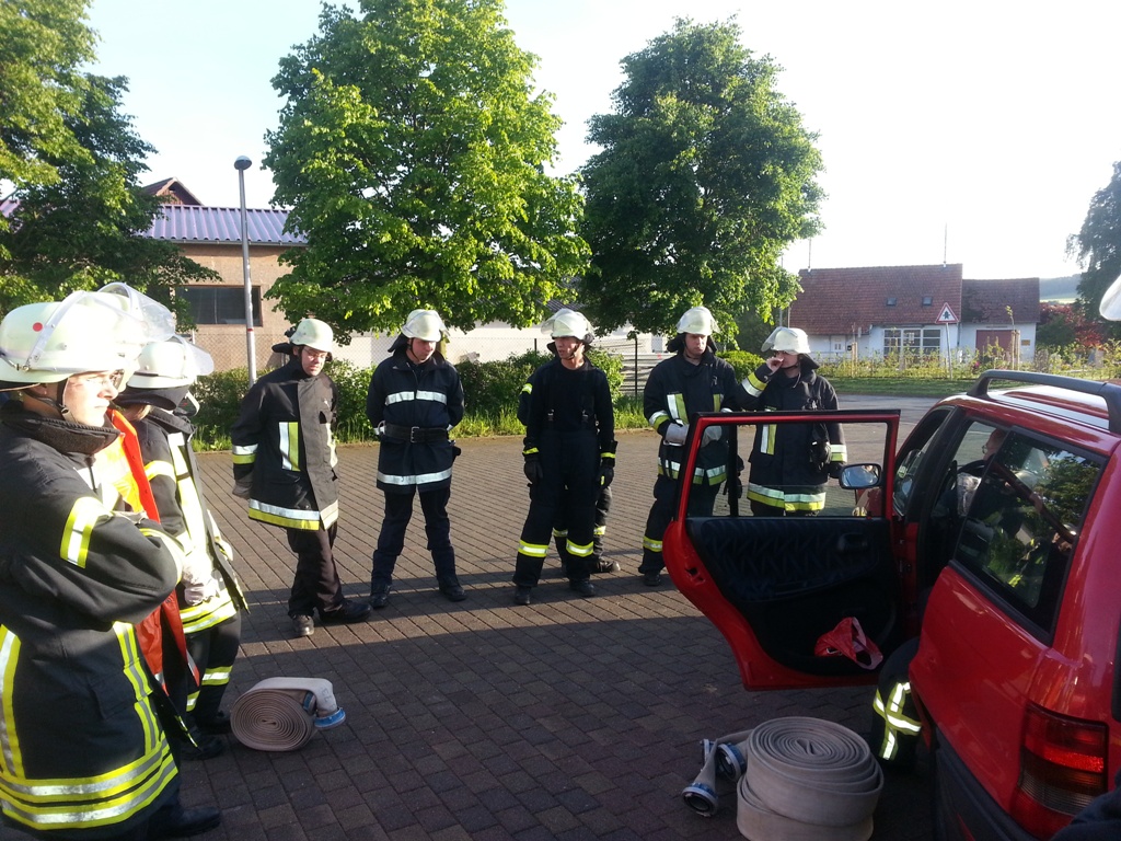 2013 06 03 Ausbildung Technische Hilfeleistung VU mit neuem LF 10 6 Bild 2