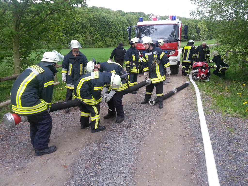 2013 05 13 Pumpenausbildung mit neuem LF 10 6 Bild 06