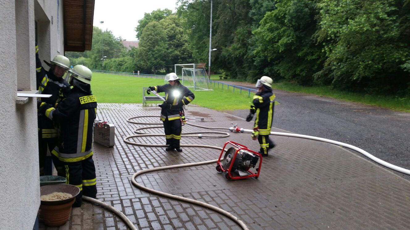 2016 07 21 Einsatzübung Brand im Sportlerheim 4