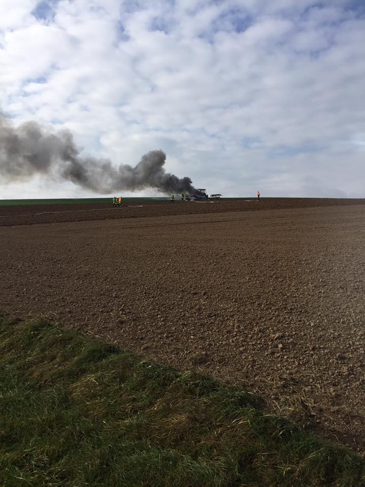 2016 10 11 Einsatz brennt landwirtschaftliche Maschine 2