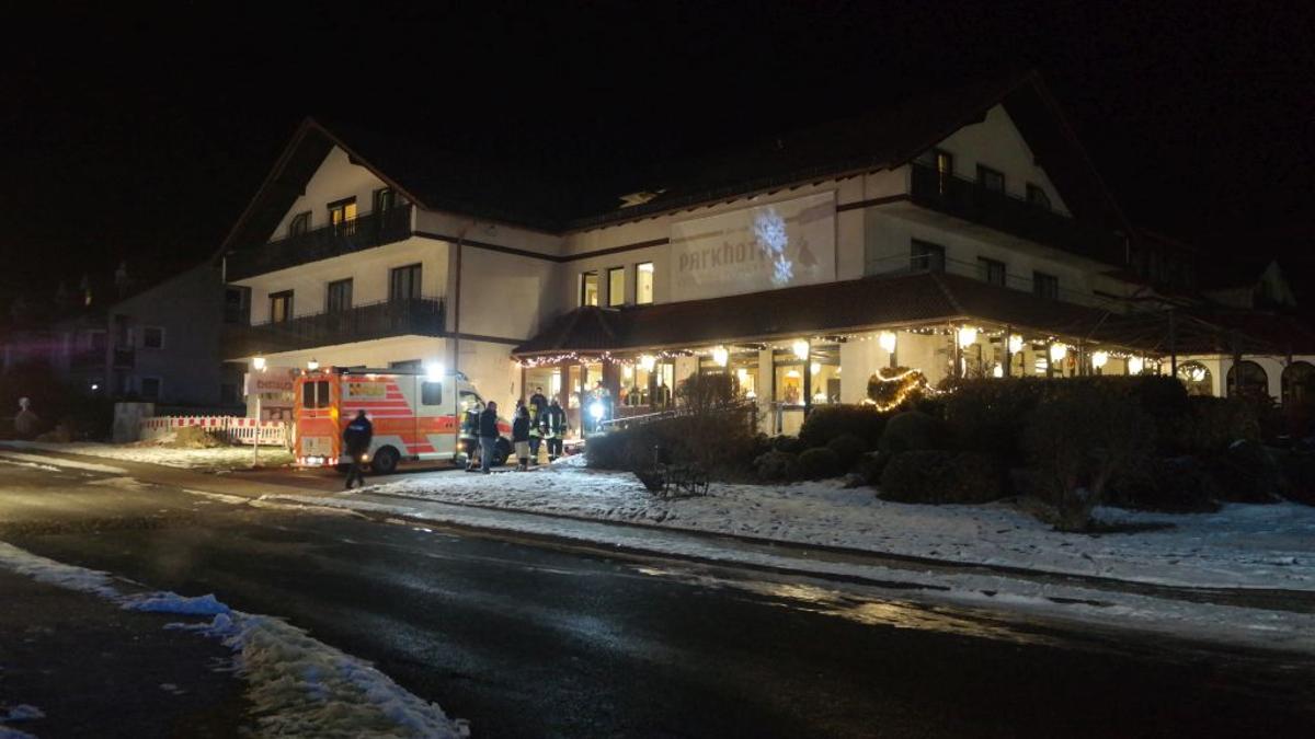 2017 01 22 Gasalarm Feuerwehr evakuiert Bad Emstaler Hotel 1