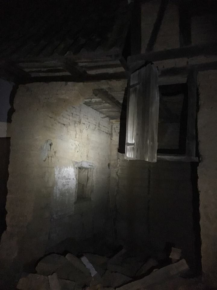 Gebäudeeinsturz mit Menschenleben in Gefahr