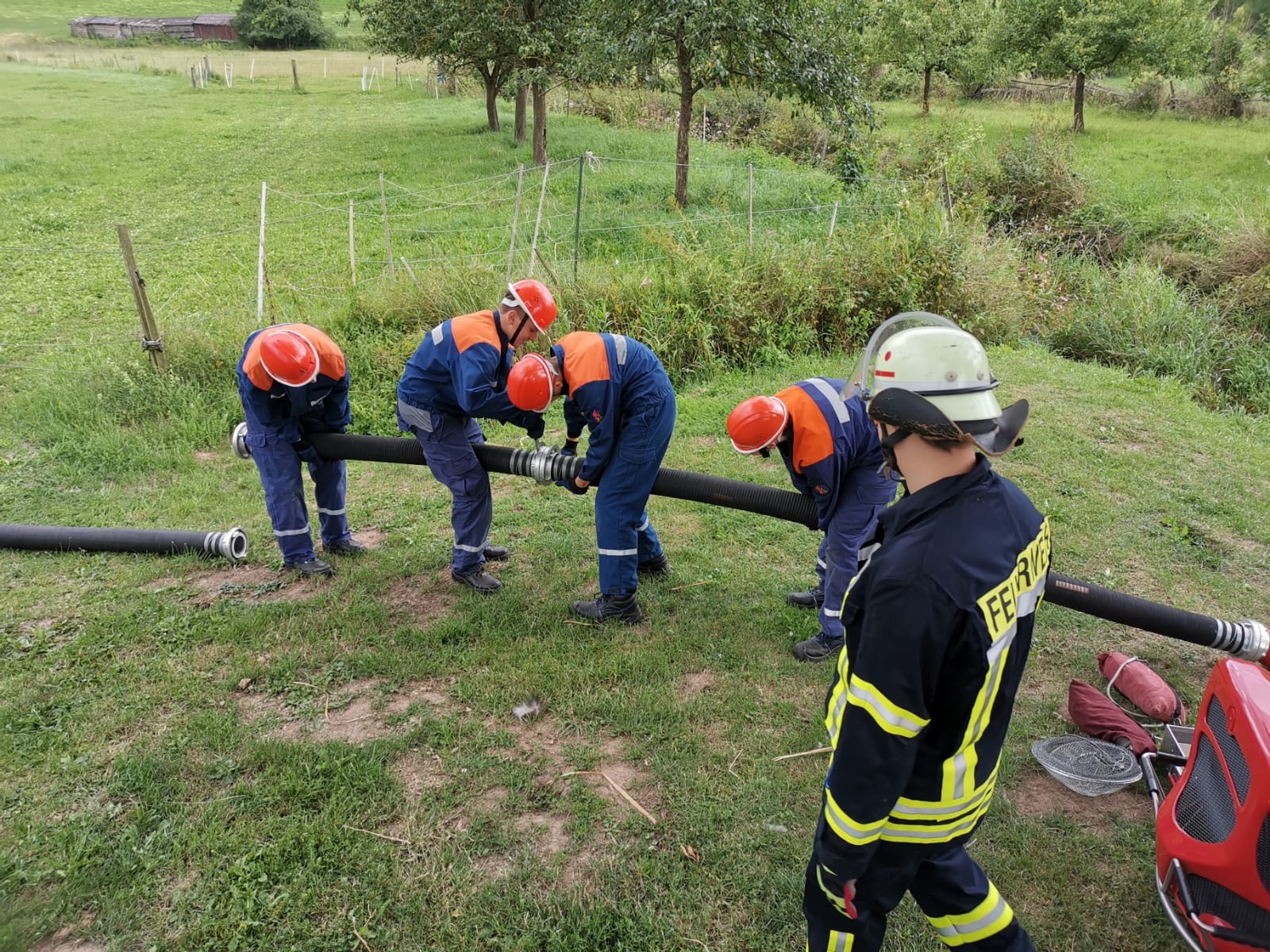 2019 09 02 Jugndfeuerwehr übt Wasserentnahme Bild 1