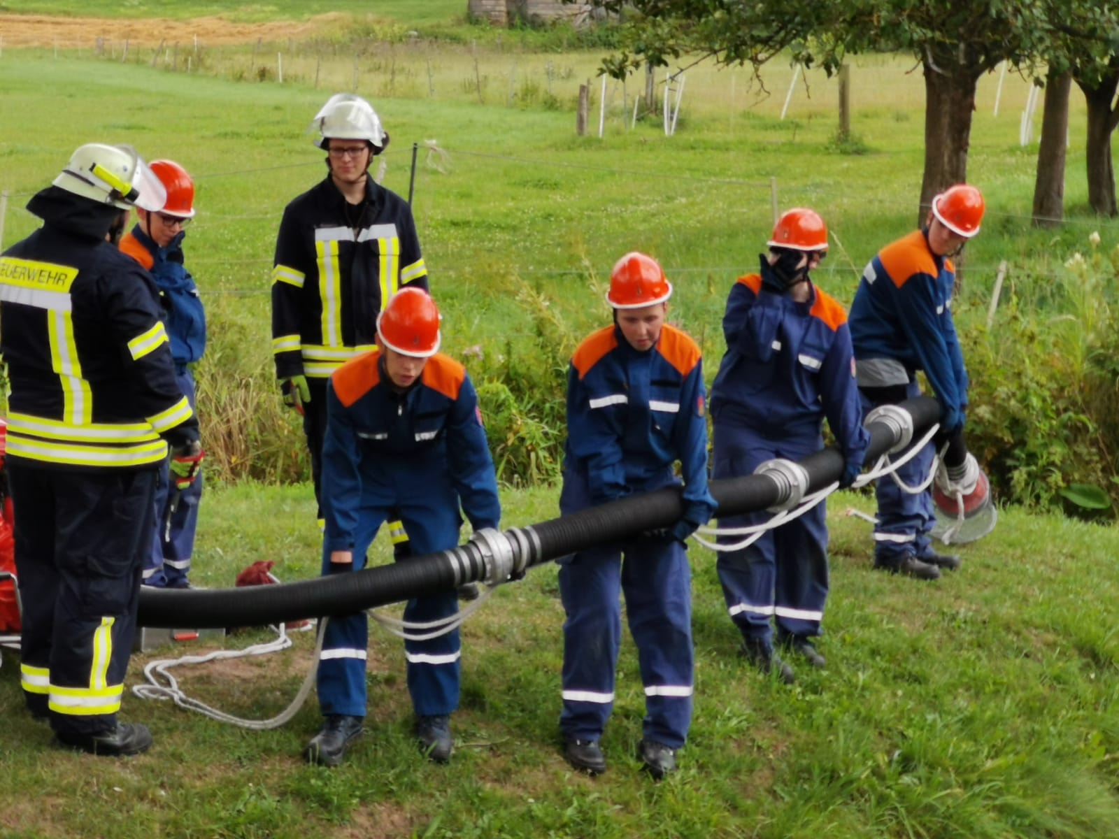 2019 09 02 Jugndfeuerwehr übt Wasserentnahme Bild 2