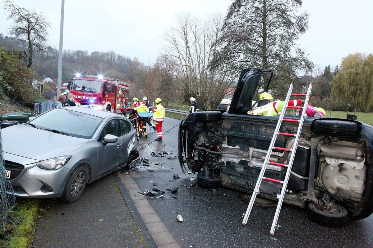 2021 11 17 HNA Bericht Verkehrsunfall mit 2 Verletzten Bild 2
